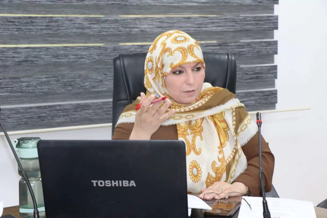 (سيمنار علمي ) لطلبة الماجستير في قسم الاثار  بمدرسة الاعلام و الفنون بالأكاديمية الليبية