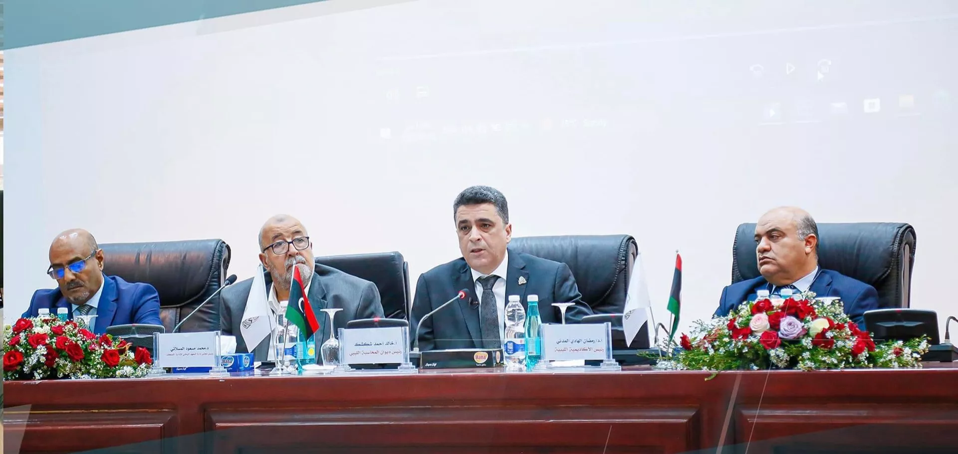 توقع الأكاديمية الليبية للدراسات العليا اتفاقية تفاهم مع  ديوان المحاسبة وبمشاركة المعهد الوطني للادارة