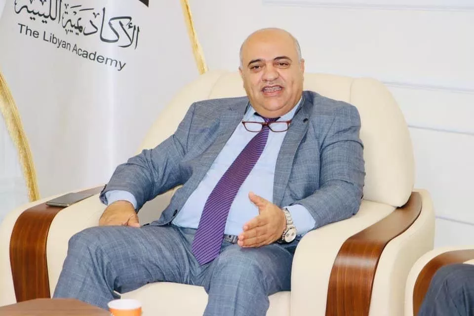 زيارة رئيس لجنة التعليم بالبرلمان للأكاديمية الليبية للدراسات العليا