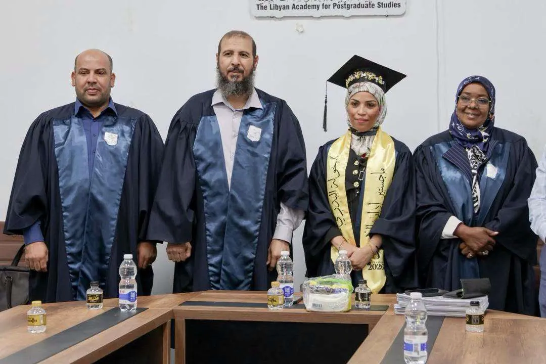 مدرسة العلوم الإنسانية تجيز  رسالة ماجستير بقسم دراسات المعلومات