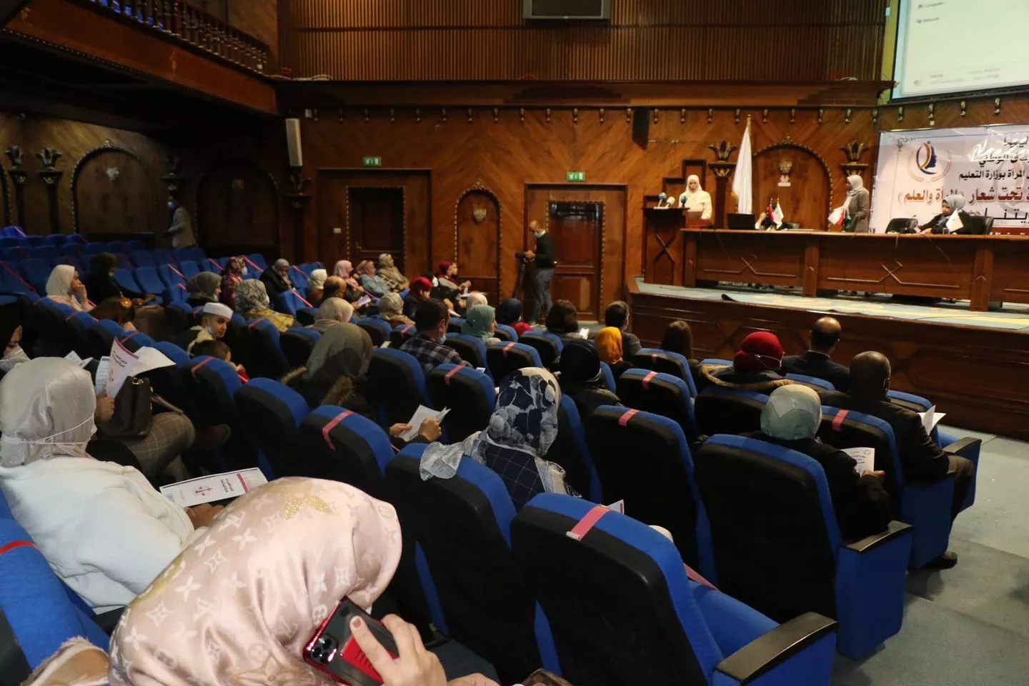 الأكاديمية الليبية تستضيف احتفالية إحياء اليوم العالمي للمرأة 2021