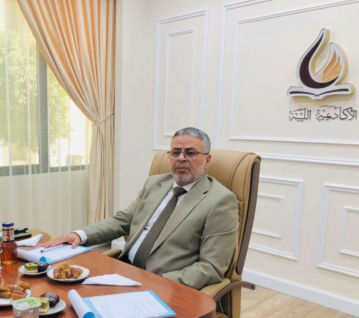 رئيس الأكاديمية الليبية للدراسات العليا يبحث مع رؤساء فروع المنطقة الشرقية تطوير العملية التعليمية وتعزيز الجودة الأكاديمية