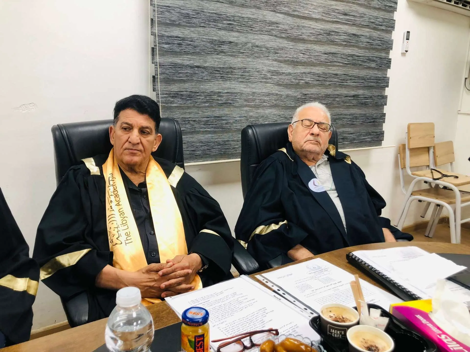 مدرسة الدراسات الاستراتيجية والدولية تجيز أطروحة دكتوراه حول تأثير الانقسام السياسي على الاقتصاد الليبي
