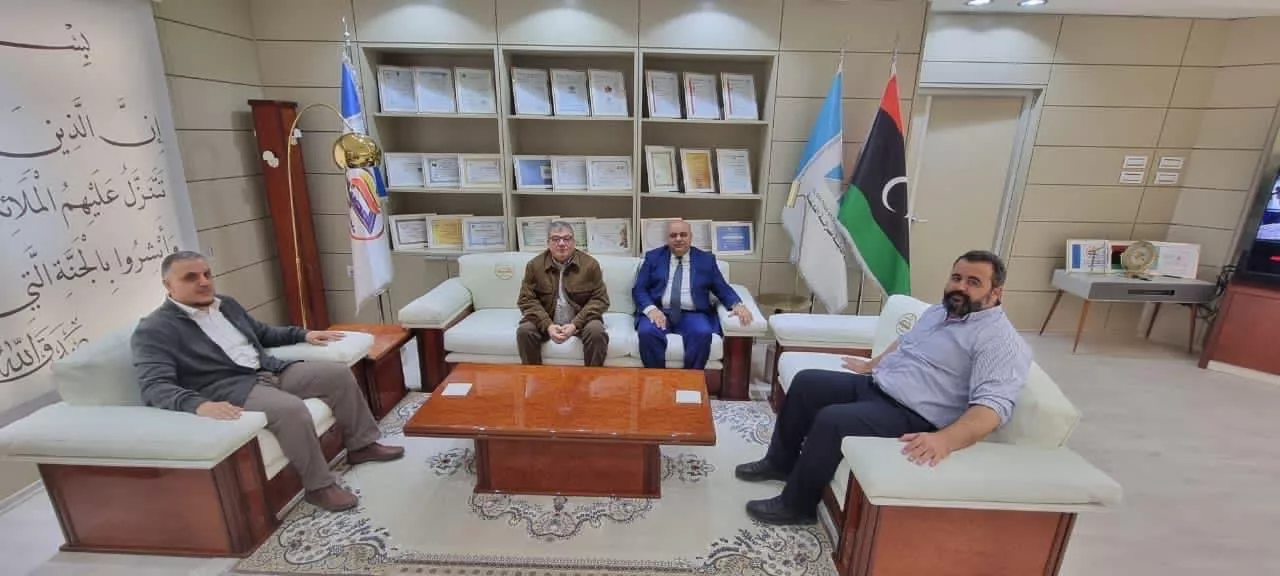 زيارة السيد رئيس الاكاديمية الليبية للدراسات العليا لشركة المدينة مصراته لصناعة الطلاء و المعاجين وكيماويات البناء .