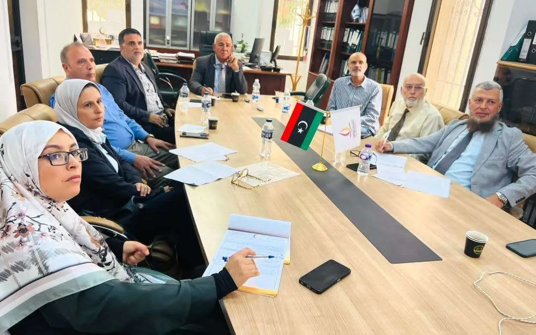 العالي  في إطار جهود الأكاديمية الليبية للدراسات العليا الرامية إلى تطوير منظومة ضمان الجودة والاعتماد، وتعزيز كفاءة الأداء الأكاديمي والمؤسسي، نظّمت مدرسة العلوم التطبيقية والهندسية ورشة عمل علمية بعنوان: