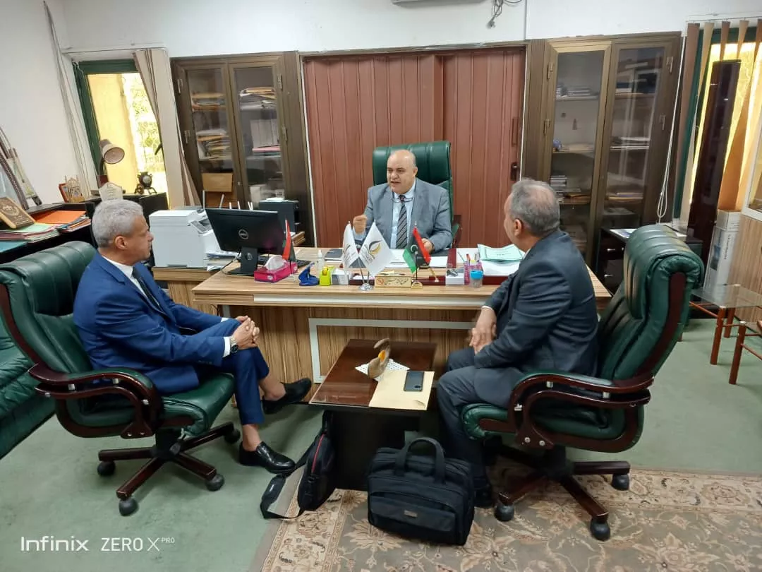 رئيس الأكاديمية الليبية يجتمع مع مدير إدارة التعليم الخاص بوزارة التعليم العالي والبحث العلمي
