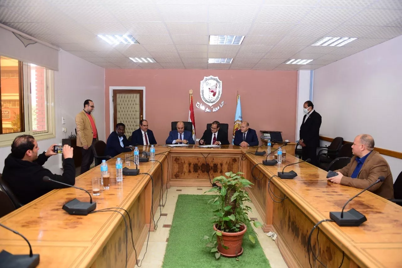 توقيع  اتفاقية تعاون علمي مشترك بين الأكاديمية الليبية للدراسات العليا مع جامعة سوهاج