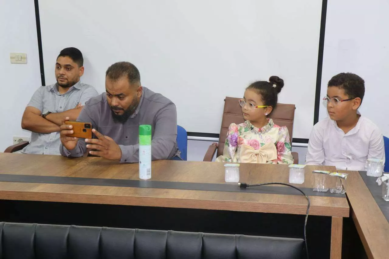 مدرسة العلوم الإنسانية تُجيز رسالة ماجستير المعنونه بــ