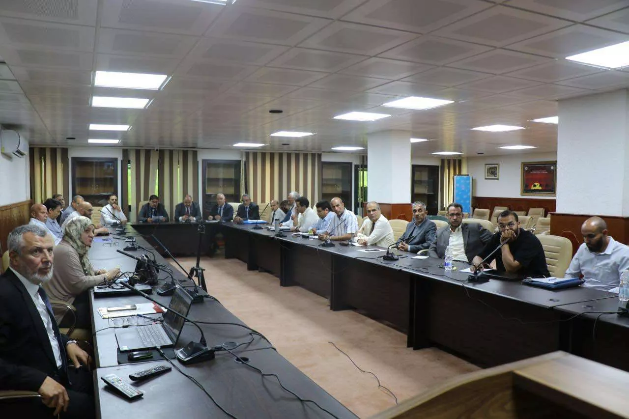 توطين برنامج الدراسات العليا نظم قسم الهندسة الميكانيكية و الطاقات بالتعاون مع قسم الهندسة الميكانيكية بجامعة قطر ورشة عمل لطلبة الدكتوراه بمدرسة العلوم التطبيقية و الهندسية