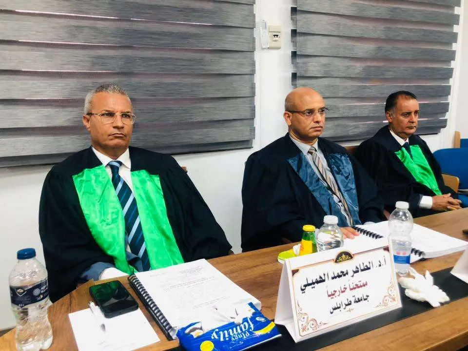 مدرسة العلوم الإدارية والمالية بالأكاديمية الليبية تُجيز رسالة ماجستير والموسومة بــ:  «أثر الإعلان الإلكتروني على القرار الشرائي للمستهلك – دراسة ميدانية على عينة من المستهلكين في مجمع النماء للأسواق التجارية بمدينة الخمس»