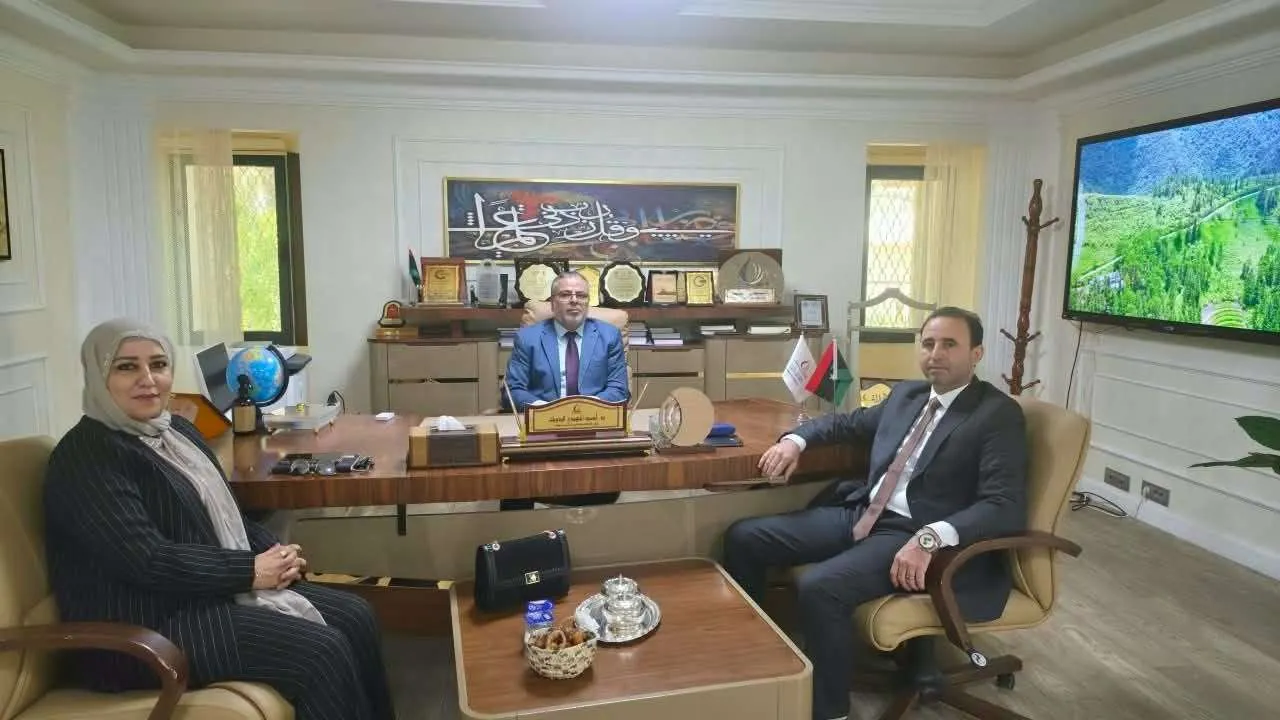 رئيس الأكاديمية الليبية يبحث مع  مدير عام الهيئة الليبية للبحث العلمي  -بنغازي  آفاق التعاون العلمي والبحثي  جنزور| 22 اكتوبر 2026