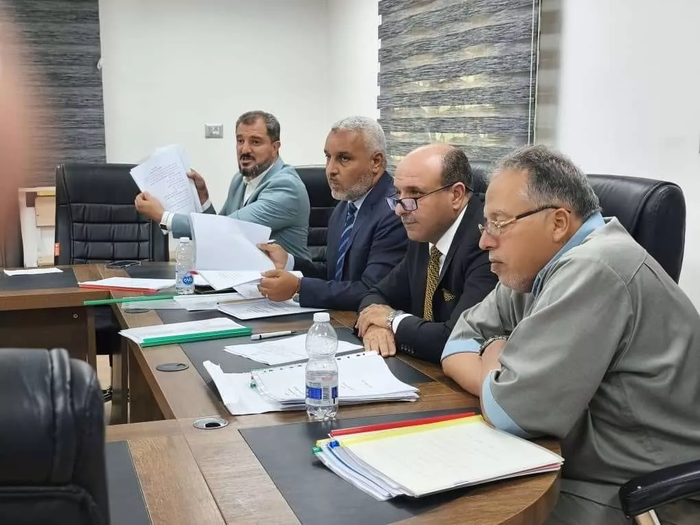 سيمنار لطلبة مدرسة العلوم الانسانية قسم القانون    للمناقشة  مقترحات بحوث الماجستير.  جنزور | 24 يونيو 2025
