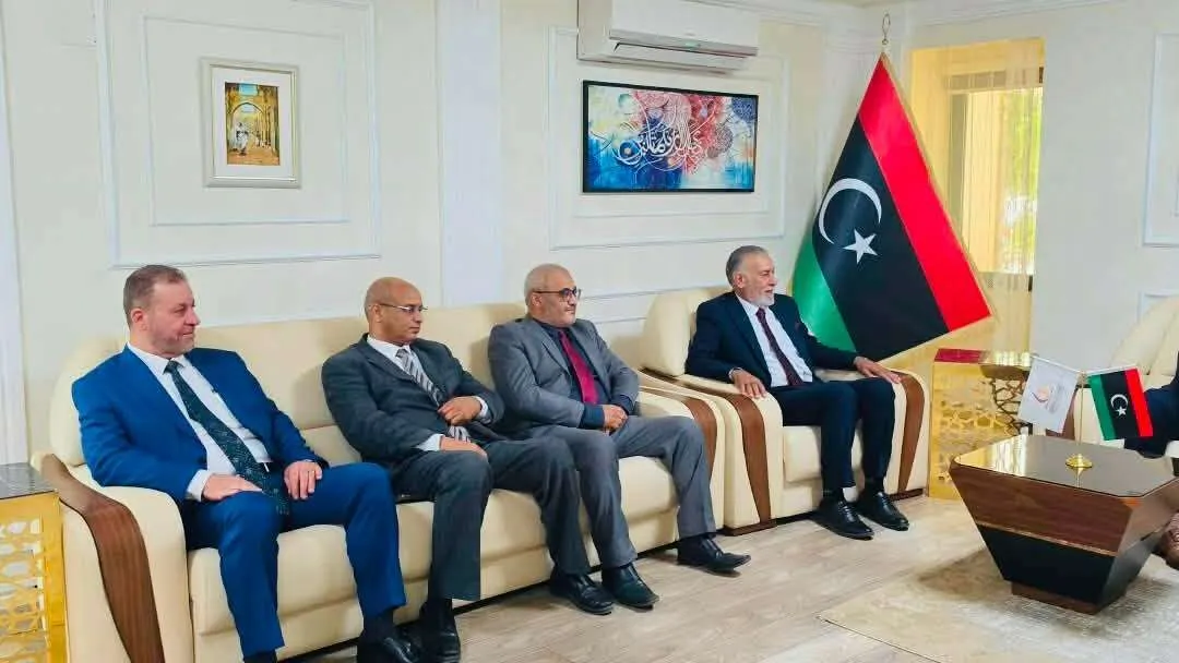 رئيس الأكاديمية الليبية للدراسات العليا يبحث مع رئيس مجلس إدارة الشركة القابضة للاتصالات آفاق التعاون في التدريب والاستشارات