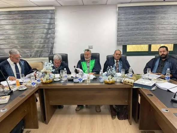 مدرسة العلوم الإنسانية تُجيز أطروحة دكتوراه المعنونه بــ