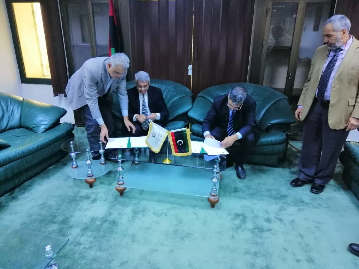 توقيع اتفاقية تعاون بين مستشفى طرابلس المركزي والأكاديمية الليبية